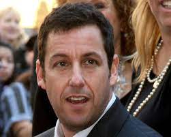 Sandler had in 2020 een geschat vermogen van $ 420 miljoen en tekende nog een deal voor vier films met netflix ter waarde. Adam Sandler Vermogen Gagen Des Schauspielers 2021