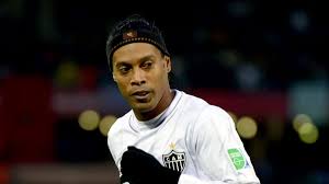 Ronaldinhos geliebte mutter miguelina elói assis dos santos erkrankte bereits vor weihnachten an dem virus. Ronaldinho Todes Schock Covid 19 Drama Erschuttert Fussball Star News De
