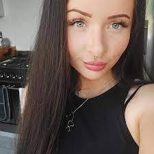 Ellen Westby's Instagram, Twitter & Facebook