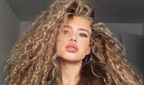 At night, without combing to prevent losing that perfect curl you've been rocking all day. Sexy Easy Hairstyles For Curly Hair