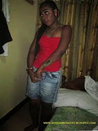 Baikoko watu wakicheza uchi flexin info, balaa tupu madada wakicheza chura. Chupi Za Malaya Cloudy Girl Pics