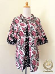 Contoh model busana wanita modis dan trendy terbaru merupakan busana wanita masa kini dengan desain modern serta model terbaru yang cocok buat anda pecinta pakaian anak muda. Jual Model Baju Batik Kerja Wanita Blus Modern 3 4 Thebatik Co Id