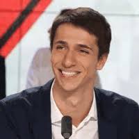 Voici le benjamin des grandes gueules, voici maxime lledo ! il faut le voir (en replay, par exemple) faire son entrée sur le plateau du quotidien, l'émission de la avant de pousser des gueulantes sur rmc, maxime et trois de ses potes animaient une webradio pour faire entendre la voix des étudiants. Podcast Les Grandes Gueules Rmc