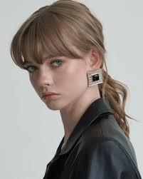 Exclusive Modern & Gold Earrings Online