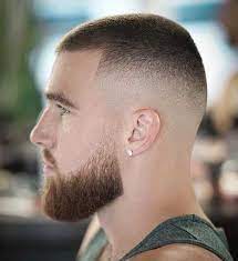 A bald fade, or a cut that fades to skin on the sides, is an easy way to get a clean look without wacky designs or crazy details. 8 Ide Bald Fade Atau Botak Pudar Rambut Pria Rambut Gaya Rambut