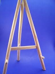 How To Make A Table Top Easel Ehow Diy Easel Pegboard Display Wooden Easel