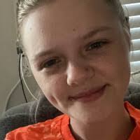 Sarah Hetzel's Instagram, Twitter & Facebook