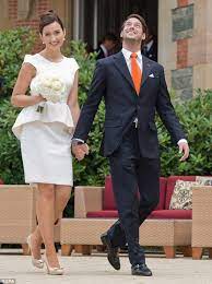 Luxembourg S New Princess Defies Tradition In A Short Wedding Dress Short Wedding Dress Wedding Attire Guest Civil Wedding