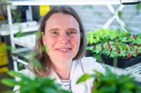 Louise Walker (@lwalker124)