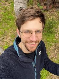 Hi everyone, I'm looking to rent in Amsterdam from February 1st to  June/July. I'm looking for a room (maximum €700) or a two-bedroom apartment  (maximum €1,400). I'm clean, non-smoker (but I have