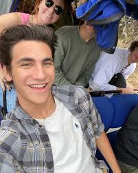 Riley Skinner (@rileyskinnerthe) • Instagram photos and videos