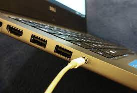 Insira o conector rosa (ou o conector com símbolo de microfone) na porta do computador com a cor ou o símbolo correspondente. Confira Como Configurar Um Fone De Ouvido No Computador Dell Notebooks Techtudo