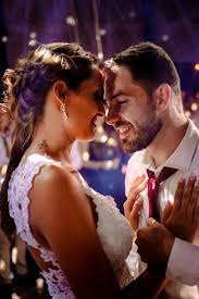 Y es que en este momento, los ojos de todos los. 7 Consejos Para Abrir El Primer Baile A Pura Emocion Primer Baile Baile Novios Bailando