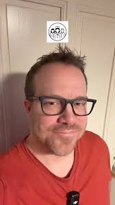 Aux soins intensifs, le Dr Patrick Bellemare, pneumologue-intensiviste,  doit réagir rapidement à un épisode soudain de détresse respiratoire chez  un patient avec une maladie pulmonaire chronique. 🩺 De garde 24/7