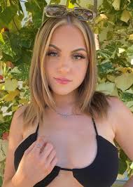 Caleigh Hayes - Free pics, galleries & more at Babepedia