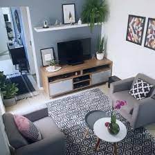 Ruang keluarga minimalis ini cocok kamu terapkan di apartemen milikmu. Lingkar Warna 27 Desain Inspiratif Ruang Tv Minimalis Modern