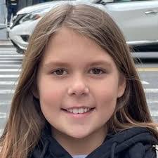 Ella Thorne's Instagram, Twitter & Facebook