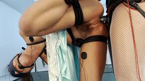 Power Top vs Power Bottom The Sexy Francesca Le and Kristina Rose