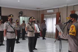 At this airport, it is currently. Polsek Sabak Auh Ganti Pimpinan Iswandi Ke Polda Riau Ini Penggantinya