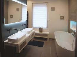 Salle De Bain Zen Et Moderne Mur Bleu Double Vasques Suspendues Et Robinets Noir Encastres Porte Coulissant Salle De Bain Carrelage Douche Salle De Bain Zen