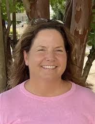 Hilary Meek's Instagram, Twitter & Facebook