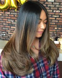 Coloro che hanno i capelli lisci e amano arricciare i capelli o fare i capelli mossi. Top 50 Taglio Scalato Lungo Per Il 2022 Capellidistile It