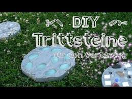 Wie wäre es mit einem solchen wasserfall? Trittsteine Fur Den Gartenweg Selber Machen Diy Garten Aus Beton Deko Garten Selber Bauen Materialmix Leuch Trittsteine Gehwegplatten Gartenprojekte