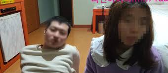 Bj땡초 (출처=아프리카tv 캡처)지적장애 여성과 '벗방'을 진행한 bj땡초가 아프리카tv 운영을 하지 못하게 됐다.7일 bj땡초가 활동했던 아프리카tv의 Q Nudjh0eoekfm