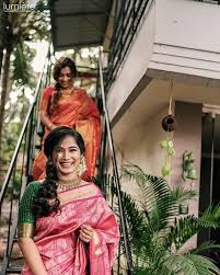 An eternal south indian wedding bride would be clad in a gorgeous long saree with a long pallu, an open back blouse and of course a long plait heavily the hairstyle is perfect for any of the indian wedding occasions. 32 Magnificent South Indian Bridal Hairstyles Shaadiwish
