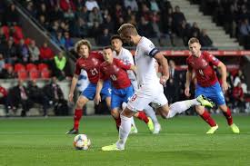 Po uzavření nominací na mistrovství evropy ve fotbale 2021 zde naleznete sestavy obou celků. Prohlednete Si Fotografie Z Utkani Kvalifikace Me 2020 Cesko Anglie Aktualne Cz