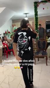 Emocionante reencuentro con papá después de dos años