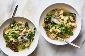 In a medium bowl, combine peppers, couscous and mint. Succulent Sausage And A Standout Couscous Salad The New York Times