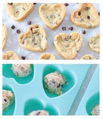 This simple and delicious Thanksgiving Jello Salad recipe is sure to be a  hit at your holiday gathering. Also called Blueberry Delight, this is a  family favorite! https://thecookinchicks.com/thanksgiving-jello/