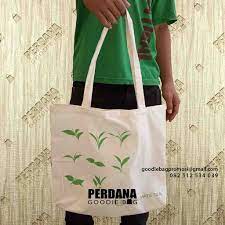 Akan tetapi, kian majunya jaman, kain blacu sudah banyak di gunakan. Pentingnya Tas Kain Blacu Untuk Berbagai Keperluan Perdana Goodie Bag