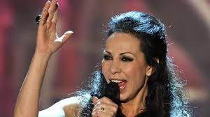 The whispers in the morning of lovers sleeping tight are rolling by like thunder now as i look in your eyes i hold on to your body and feel each move you make your voice is warm and tender a love that i could not forsake 'cause i am. The Power Of Love Jennifer Rush Wird 60 Judische Allgemeine