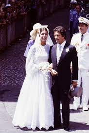 Iscriviti aufeminin, titolare del trattamento, raccoglie queste informazioni in modo da poterti inviare comunicazioni commerciali personalizzate, soggette ai tuoi interessi. Abiti Da Sposa Vintage I Modelli Piu Iconici Dagli Anni 20 Ad Oggi Vogue Italia