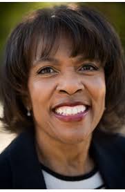 Linda Collar's Instagram, Twitter & Facebook