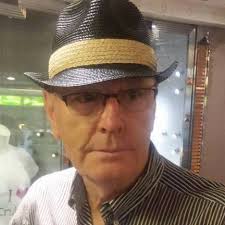 It was with great sadness that we learnt of the death of one of our  legandary old scholars Bobby Botha. Bobby matriculated in 1955. He was an  excellent rugby player who went