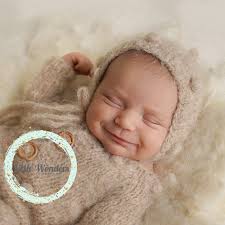 Yet another gorgeous boy in front of my camera today. Just LOOK at that  smile 😍 This little one was super chilled for his session and just let me  crack