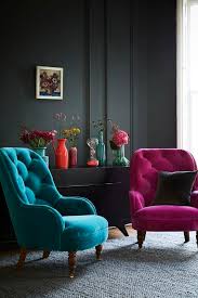 8 Modern Accent Chairs For A Super Chic Living Room Amazing Chairs Modern Interior Design Chair De Dark Living Rooms Trendy Living Rooms Living Room Grey