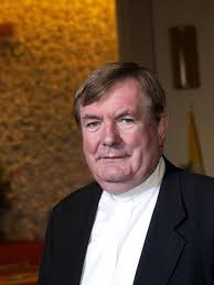 Popular Savannah priest to retire