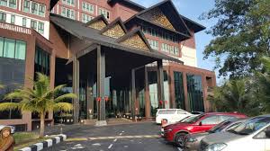 This hotel is only walking distance to melaka old city's biggest attractions such as jonker street, a'famosa, stadthuys, masjid kampung keling terokai keindahan persisiran sungai melaka pada keselesaan anda sambil menyelami kisah cinta epik romantis antara tun fatimah dan sultan mahmud. Nikmati Penginapan Selesa Di Hotel Muzaffar Melaka Lepak Com My