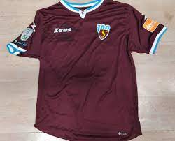 Maglia calcio salernitana 2013/14 size s shirt trikot camiseta maillot jersey. Salernitana Home Football Shirt 2019