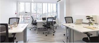 Anda bisa melihat contoh ruang kerja satu ini yang lebih mengutamakan efek leluasa yang maksimal. 5 Tips Mengatur Tata Ruang Kantor Di Rumah Minimalis