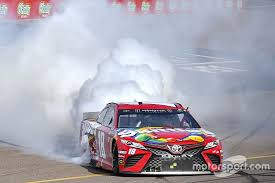 He easily held off defending fontana champ kyle larson, who was 11 seconds behind in second. Fontana Offers Kyle Busch Best Chance At Nascar Win No 200