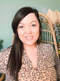 Deborah Drewery's Instagram, Twitter & Facebook