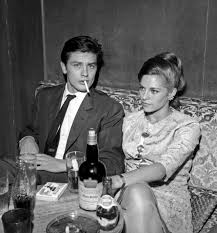 Hem mankenlik hem de oyunculuk yapan nathalie delon rol aldığı projelerle sinemaya damga vuran isimler arasına girdi. Alain Nathalie Delon 1965 Oldschoolcool