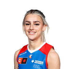 Elizabeth Snell's Instagram, Twitter & Facebook