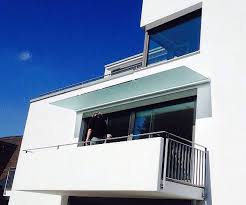 Dura Bietet Sich Auch Fur Die Balkon Uberdachung An Vordach Glas Vordach Glasvordach
