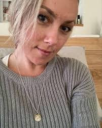 Doris Tom's Instagram, Twitter & Facebook